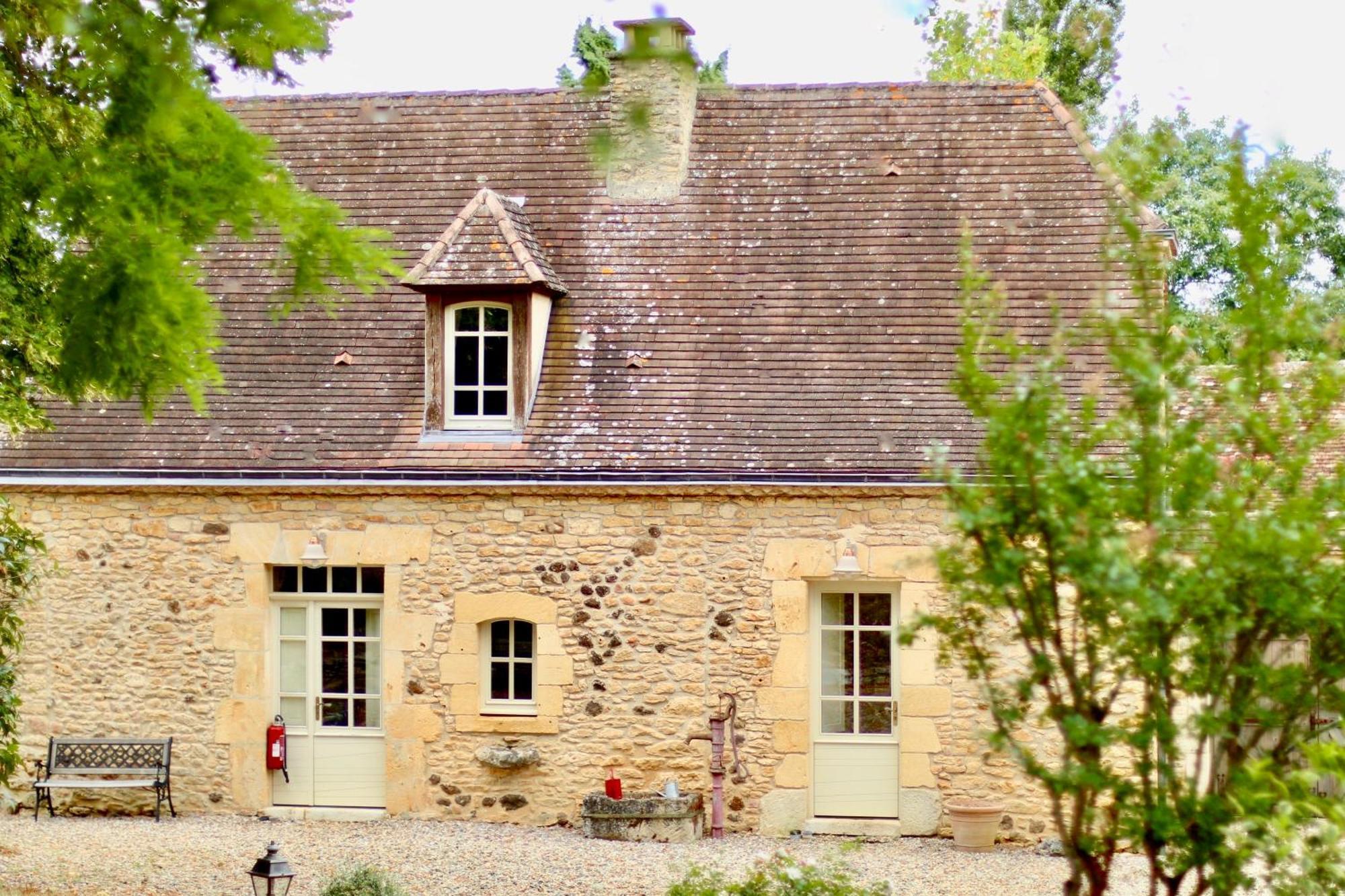Les Perroutis Villa Saint-Alvere ภายนอก รูปภาพ