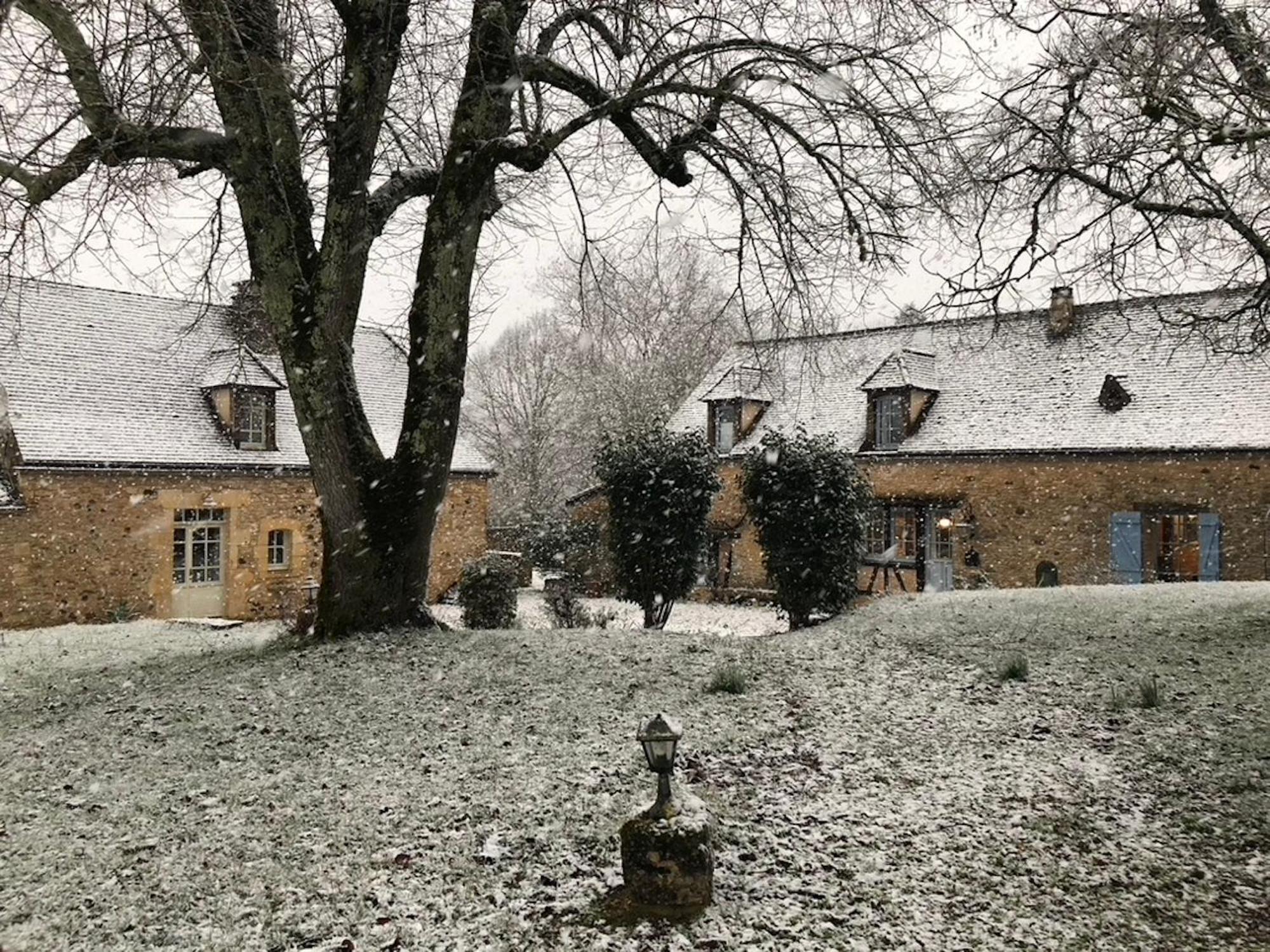 Les Perroutis Villa Saint-Alvere ภายนอก รูปภาพ